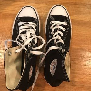 Black converse sneakers